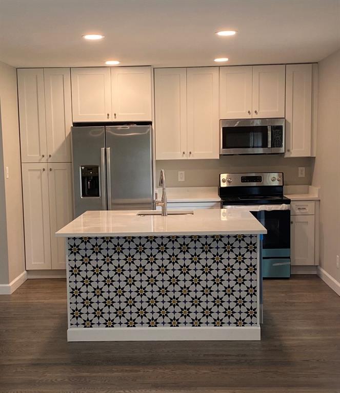 8121 Folkstone Road Indianapolis, IN 46268 - Photo 2 of 13 Gallery Image 2