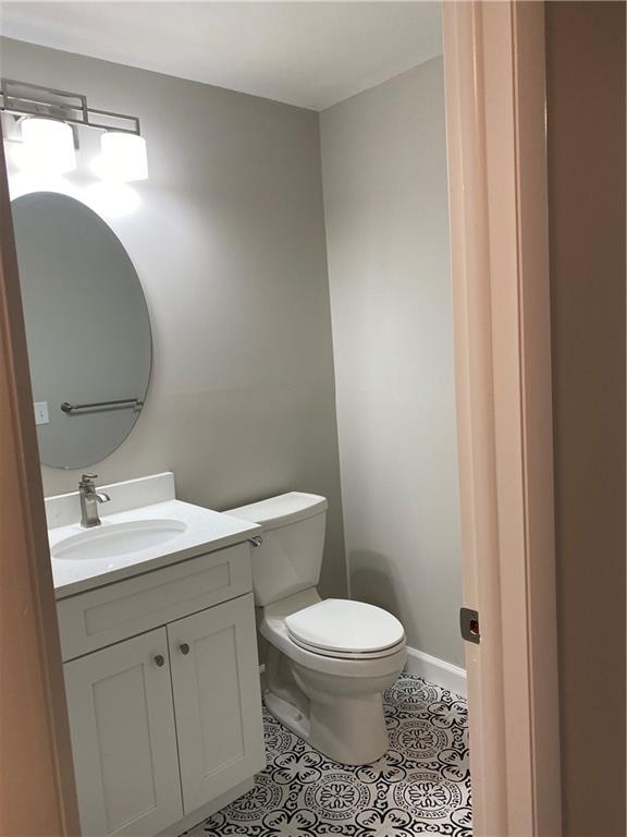8121 Folkstone Road Indianapolis, IN 46268 - Photo 3 of 13 Gallery Image 3