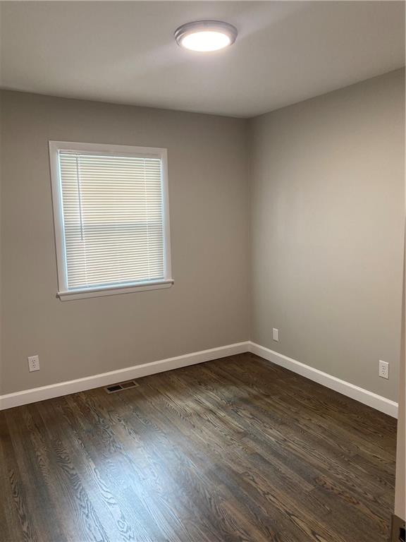 8121 Folkstone Road Indianapolis, IN 46268 - Photo 4 of 13 Gallery Image 4