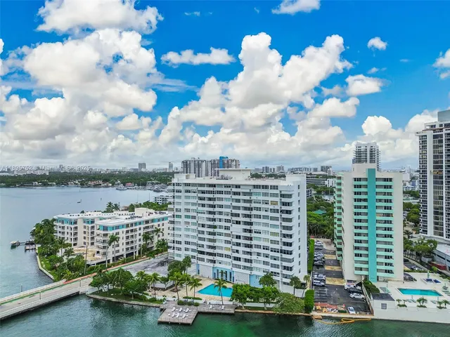 $379,000 | 3 Island Avenue, Unit 14A, Miami Beach, FL 33139