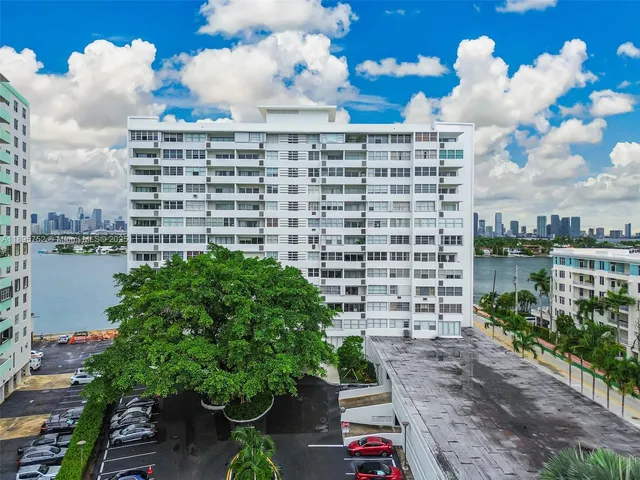 $379,000 | 3 Island Avenue, Unit 14A, Miami Beach, FL 33139