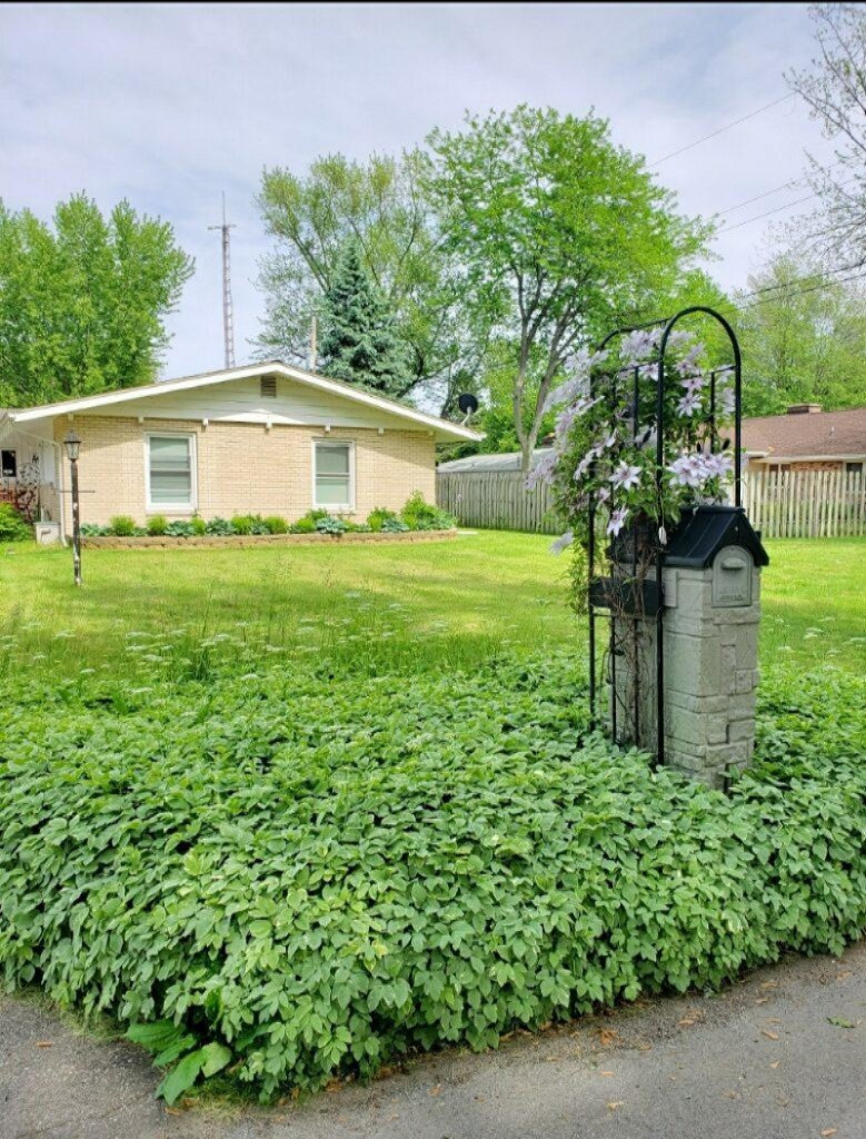 1573 Shawnee Road Benton Harbor, MI 49022 - Photo 1 of 46 IMG_2492