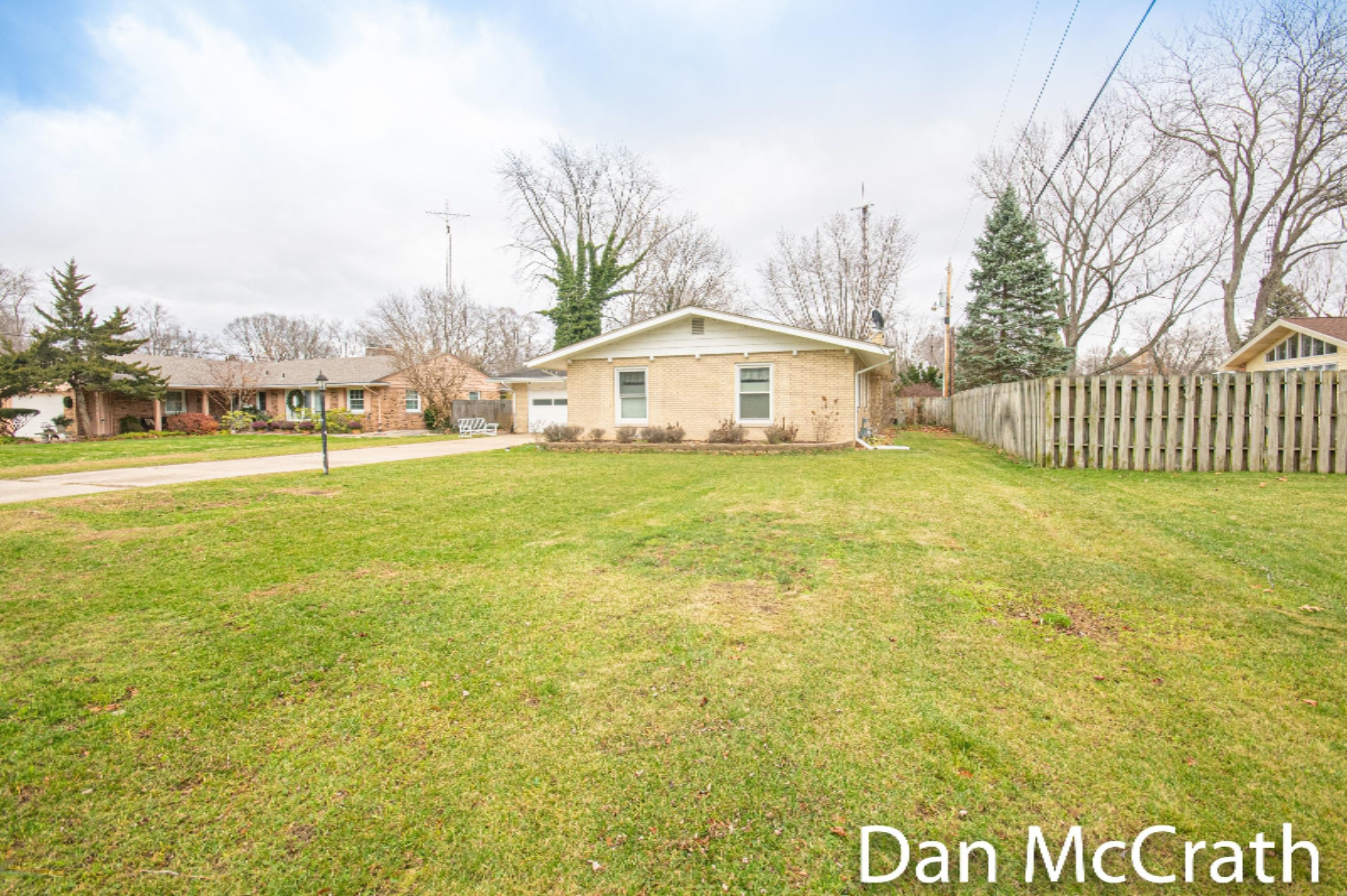1573 Shawnee Road Benton Harbor, MI 49022 - Photo 4 of 46 3