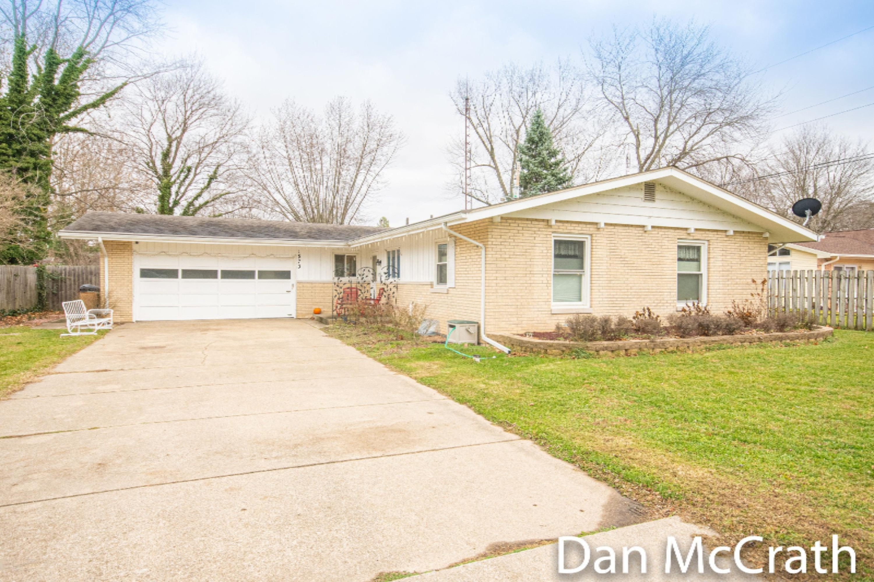1573 Shawnee Road Benton Harbor, MI 49022 - Photo 6 of 46 6