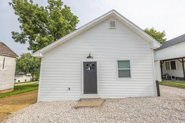 $189,000 | 704 East 9th Street, Huntingburg, IN 47542