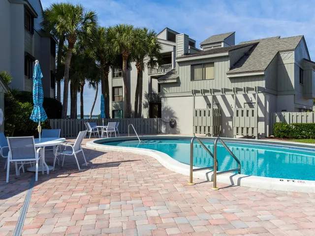 $5,000 | 1001 Bay Road, Unit 209, Vero Beach, FL 32963