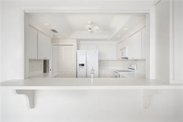 $5,000 | 1001 Bay Road, Unit 209, Vero Beach, FL 32963