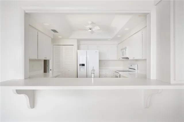 $5,000 | 1001 Bay Road, Unit 209, Vero Beach, FL 32963