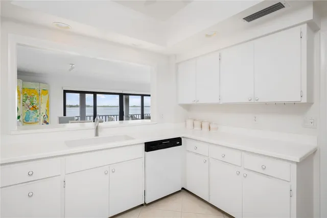 $5,000 | 1001 Bay Road, Unit 209, Vero Beach, FL 32963