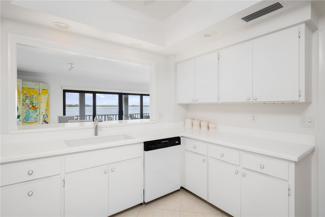 1001 Bay Road, Unit 209 Vero Beach, FL 32963 - Photo 9 of 25