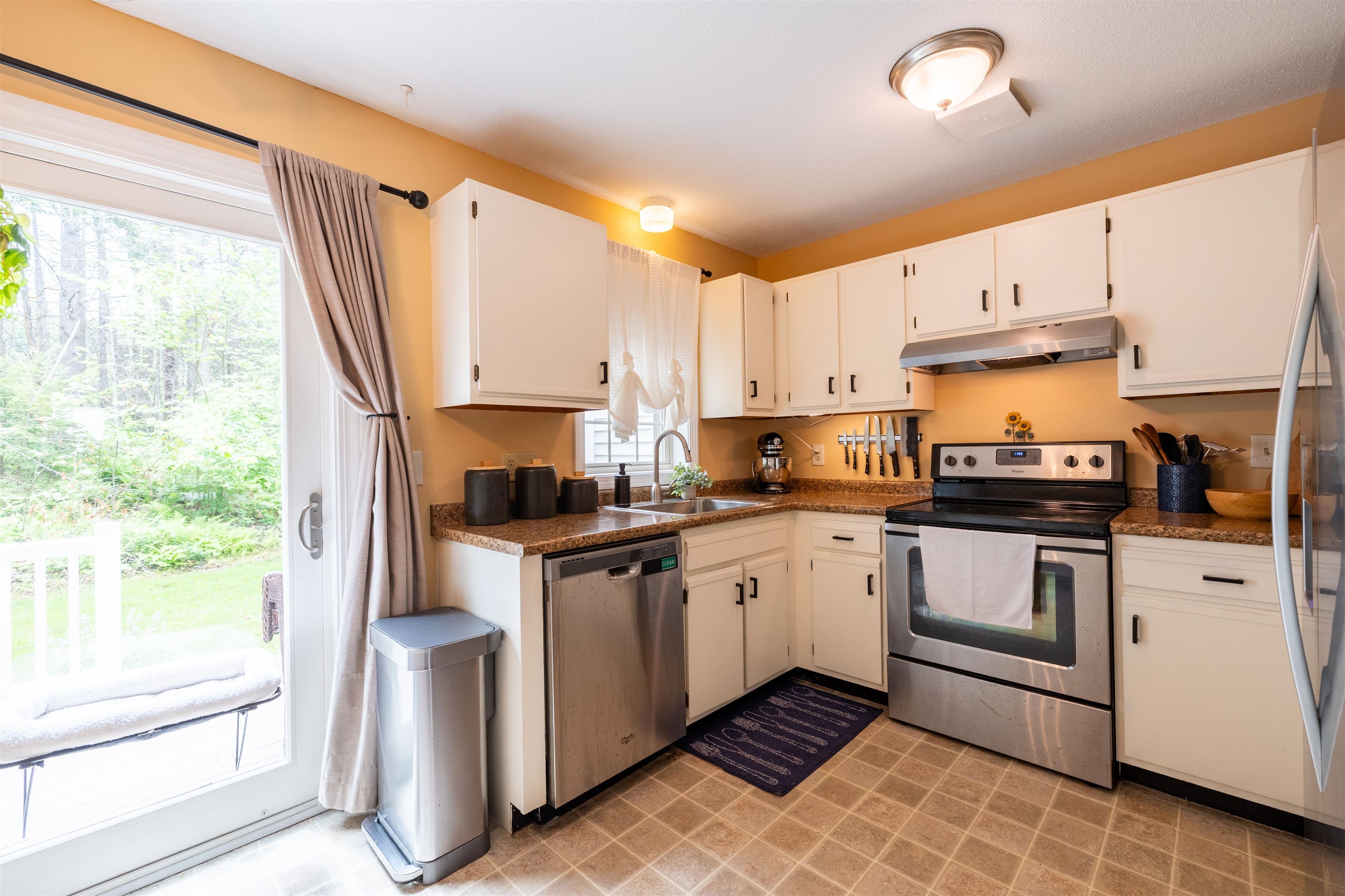 34 Woodland Green Rochester, NH 03868 - Photo 9 of 28