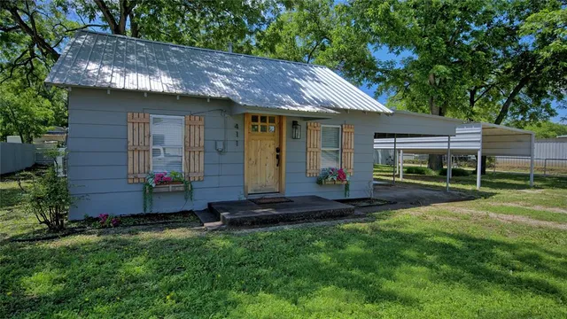 $175,000 | 411 West Pine Street, Nocona, TX 76255