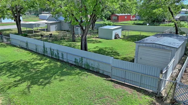 $175,000 | 411 West Pine Street, Nocona, TX 76255