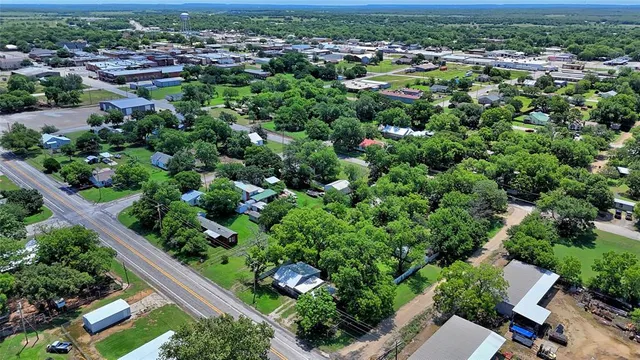 $175,000 | 411 West Pine Street, Nocona, TX 76255