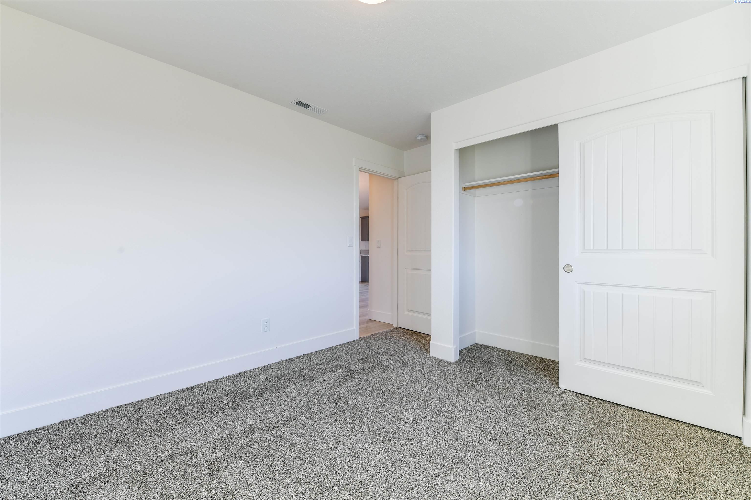 913 North Euclid Road Grandview, WA 98930 - Photo 12 of 21 Gallery Image 12