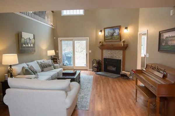 $649,000 | 122 May Brook Road, Holland, MA 01521