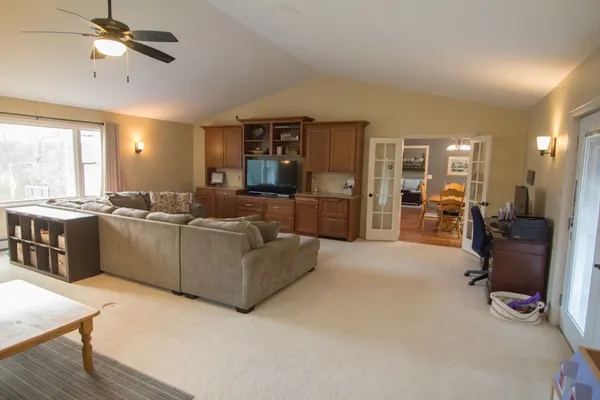 $649,000 | 122 May Brook Road, Holland, MA 01521