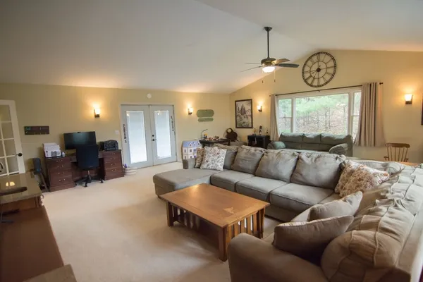 $649,000 | 122 May Brook Road, Holland, MA 01521