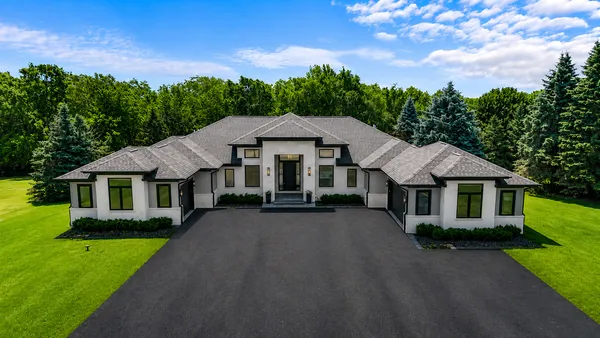 $1,300,000 | 39-w195 Fabyan Parkway, Geneva, IL 60134