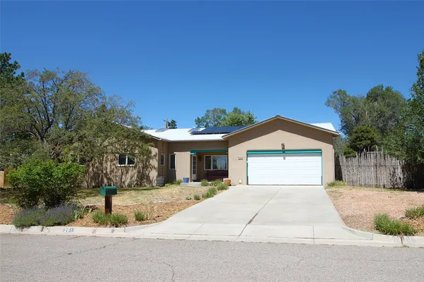 $725,000 | 261 El Conejo Street, Los Alamos, NM 87544