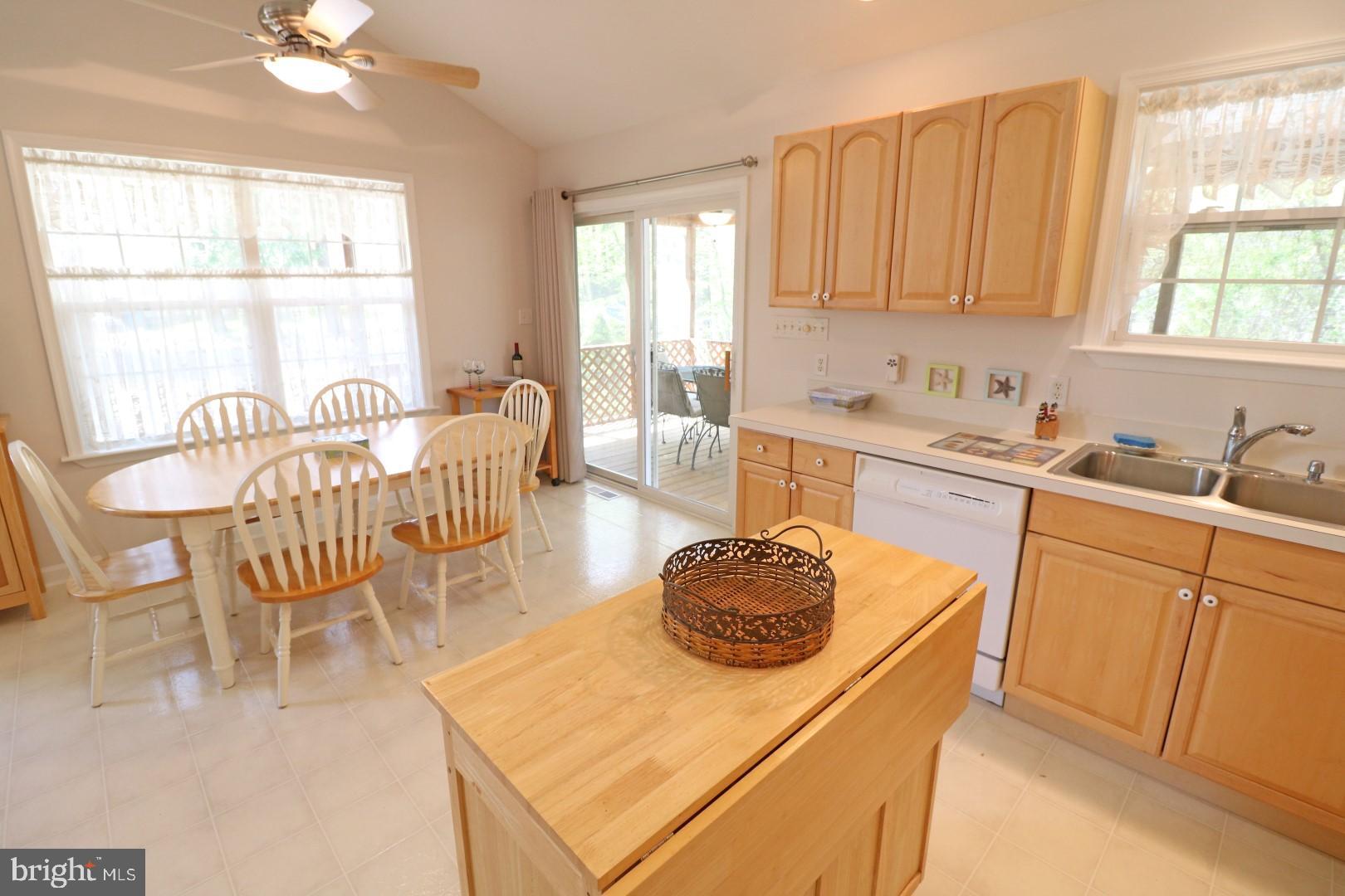39 Gloucester Road Ocean Pines, MD 21811 - Photo 3 of 24 Gallery Image 3