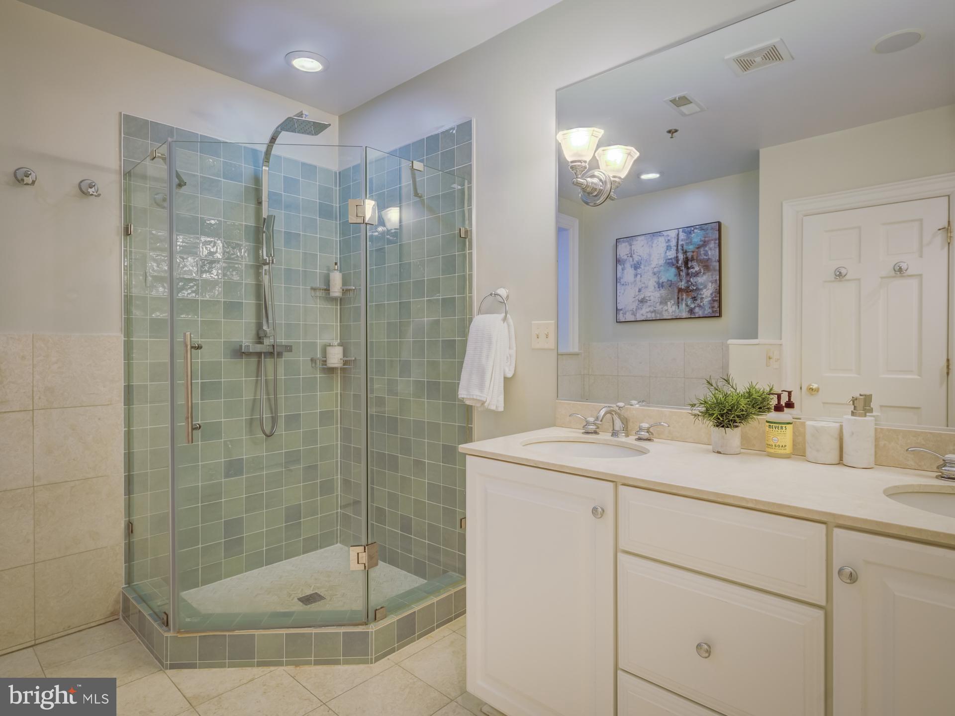 1882 Columbia Road Northwest, Unit 103 Washington, DC 20009 - Photo 29 of 41