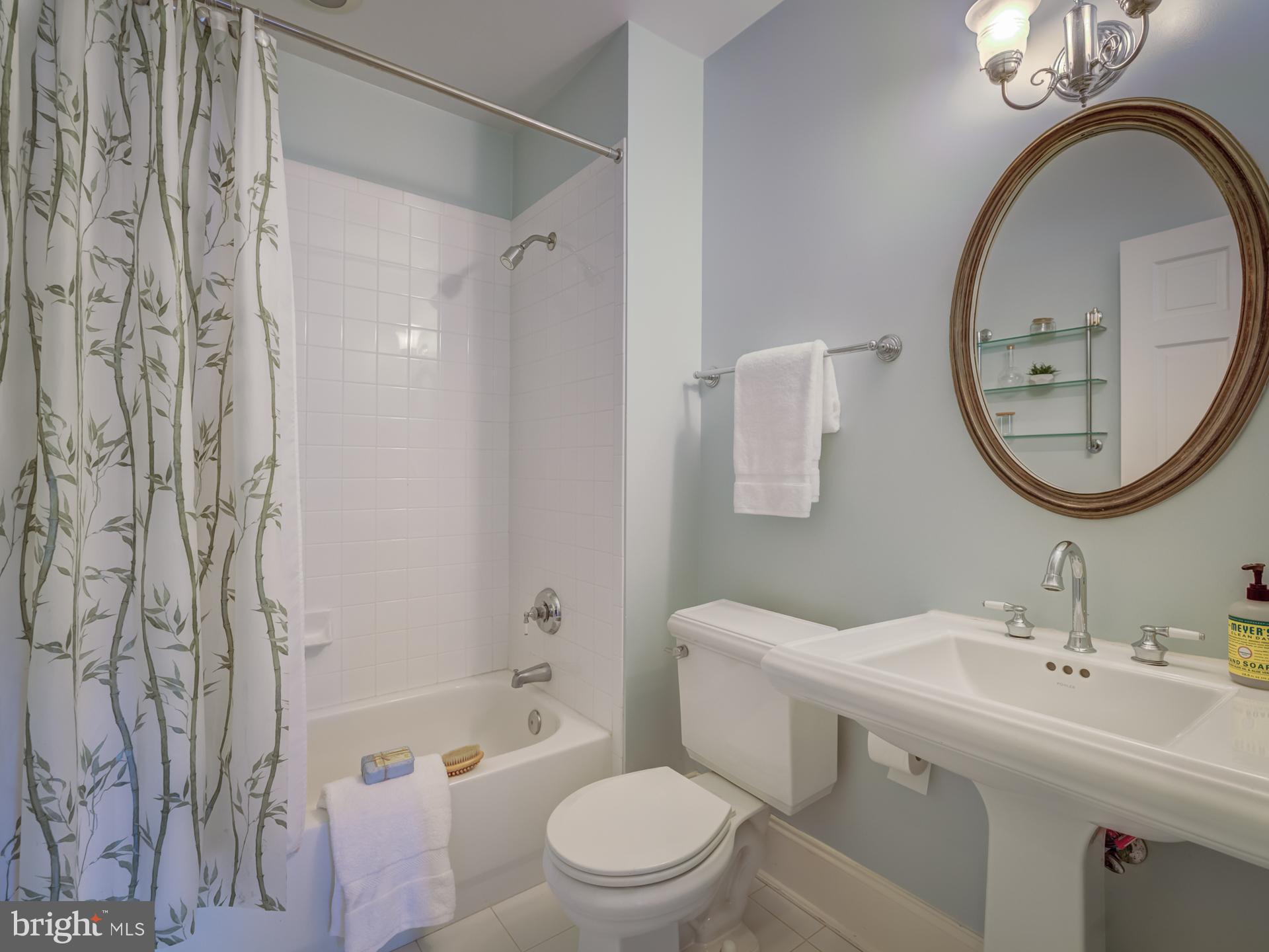1882 Columbia Road Northwest, Unit 103 Washington, DC 20009 - Photo 36 of 41