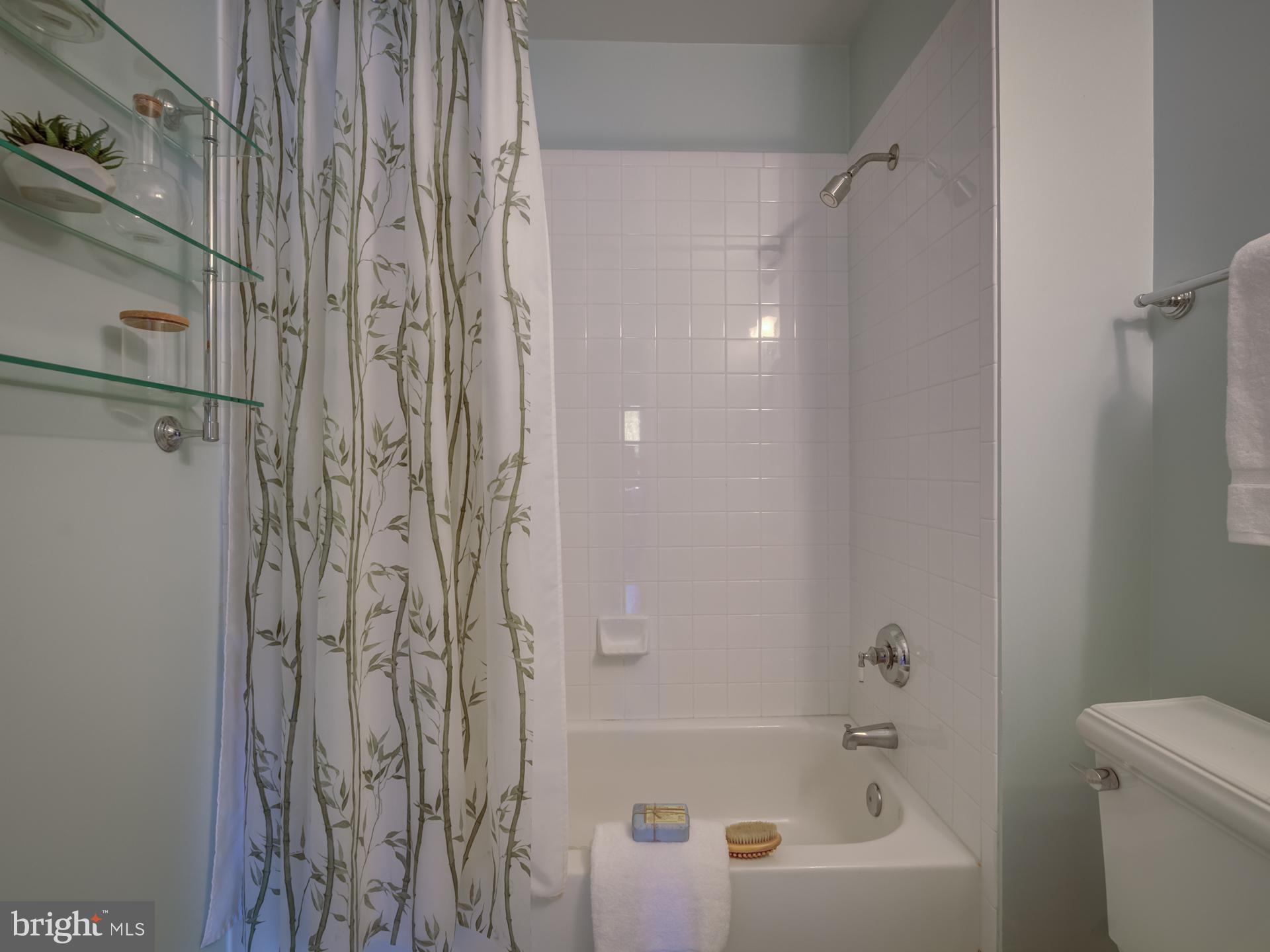 1882 Columbia Road Northwest, Unit 103 Washington, DC 20009 - Photo 38 of 41