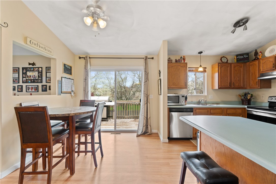 73 Mohawk Trail Cranston, RI 02921 - Photo 4 of 17 Gallery Image 4