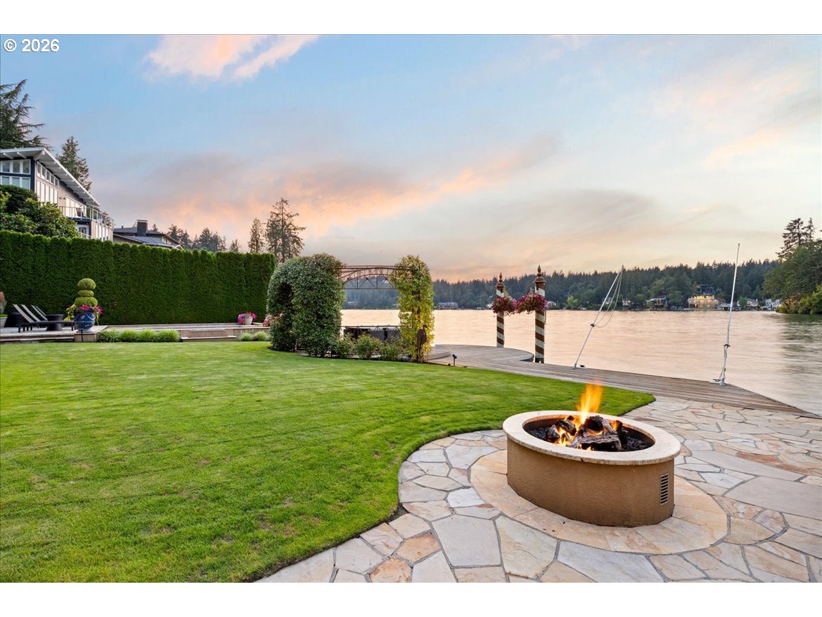 1527 Lake Front Road Lake Oswego, OR 97034 - Photo 2 of 44