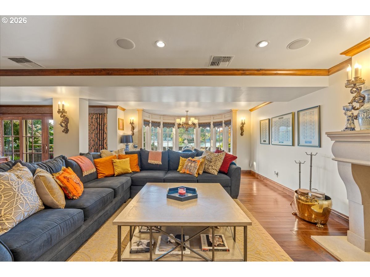 1527 Lake Front Road Lake Oswego, OR 97034 - Photo 23 of 44