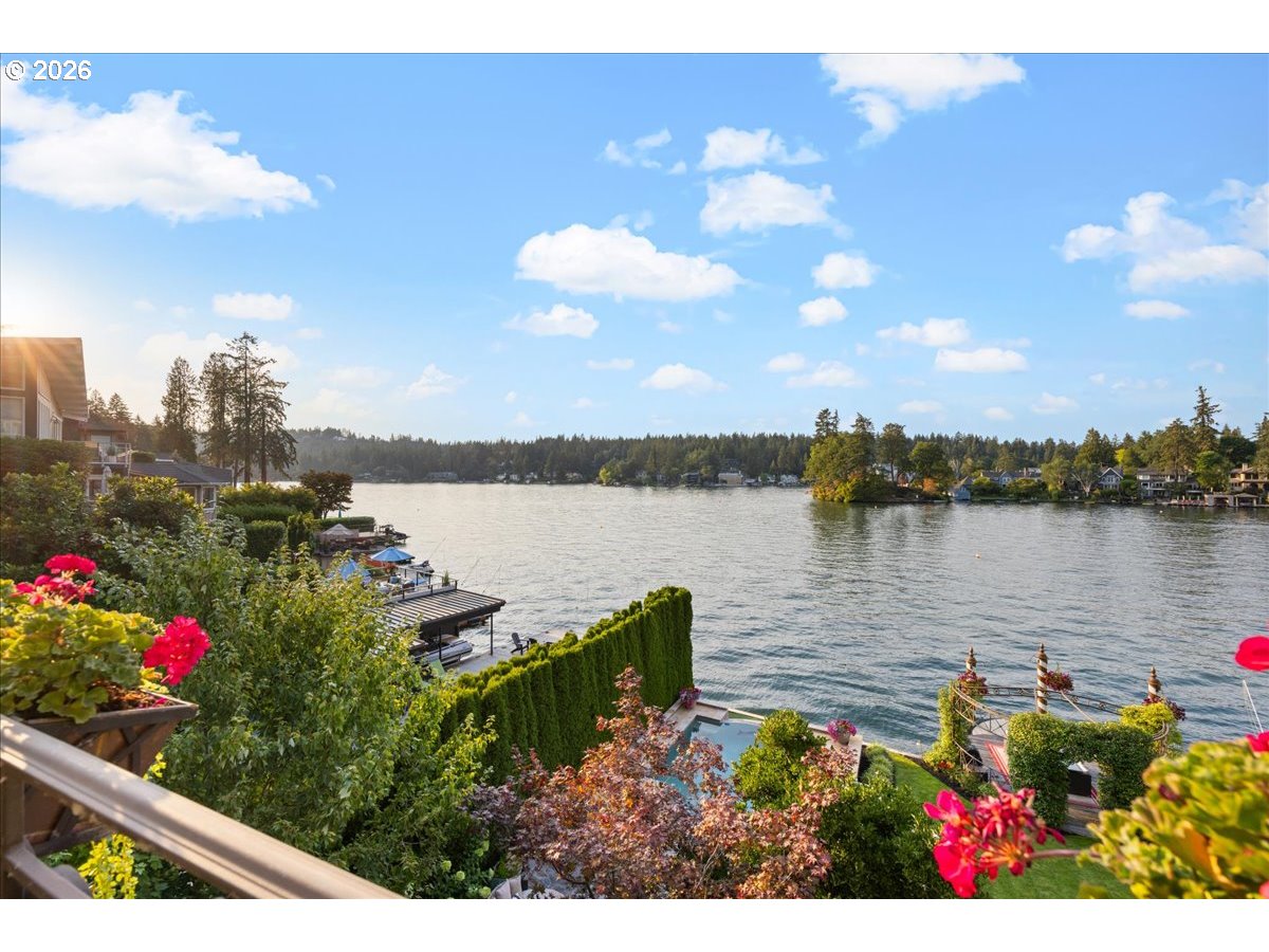 1527 Lake Front Road Lake Oswego, OR 97034 - Photo 28 of 44