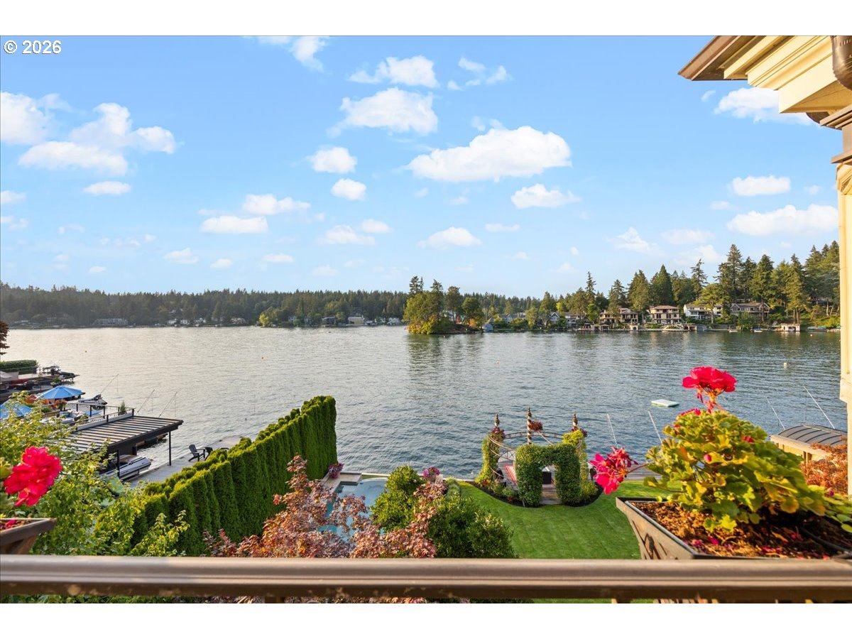1527 Lake Front Road Lake Oswego, OR 97034 - Photo 29 of 44