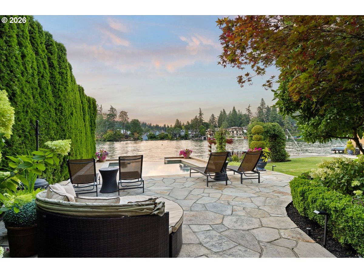1527 Lake Front Road Lake Oswego, OR 97034 - Photo 5 of 44