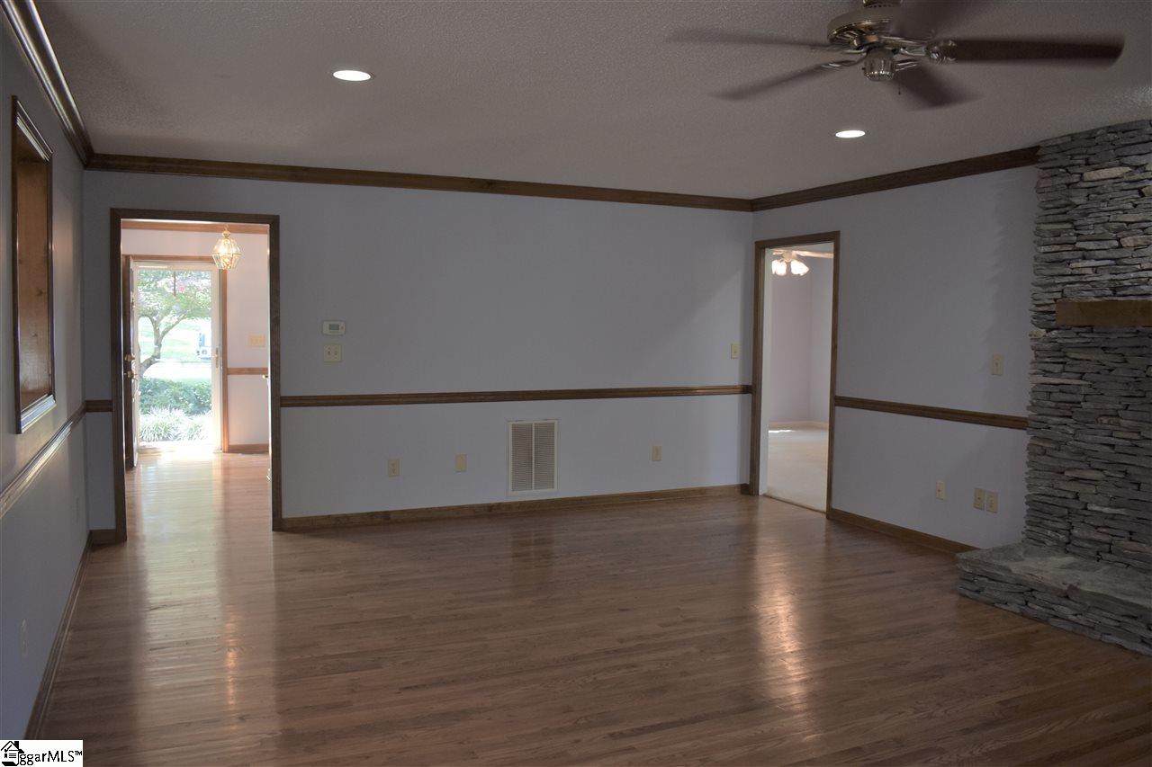 215 Woods Road Greer, SC 29650 - Photo 11 of 36 Gallery Image 11