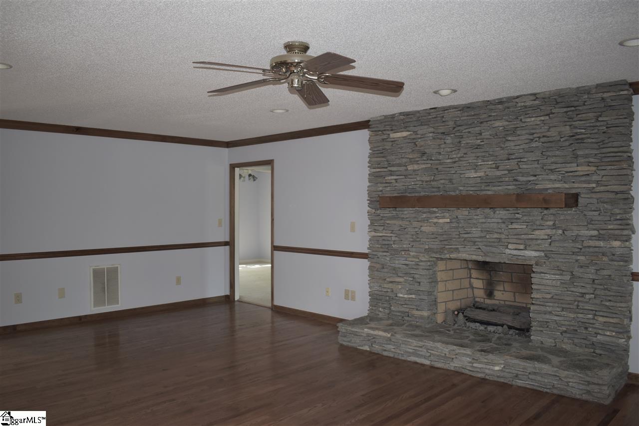 215 Woods Road Greer, SC 29650 - Photo 12 of 36 Gallery Image 12