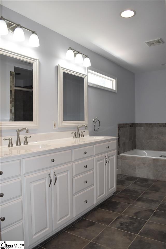 215 Woods Road Greer, SC 29650 - Photo 26 of 36 Gallery Image 26