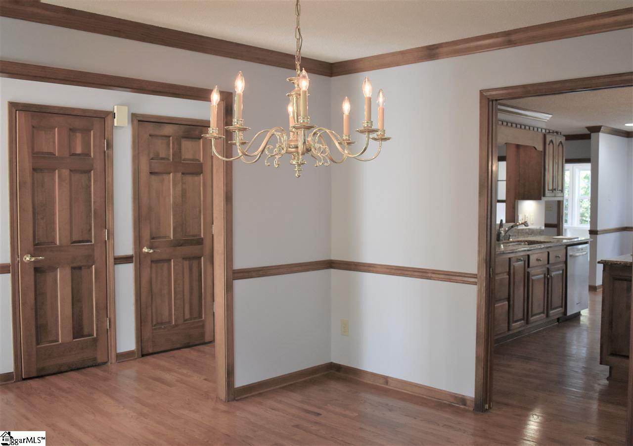 215 Woods Road Greer, SC 29650 - Photo 4 of 36 Gallery Image 4