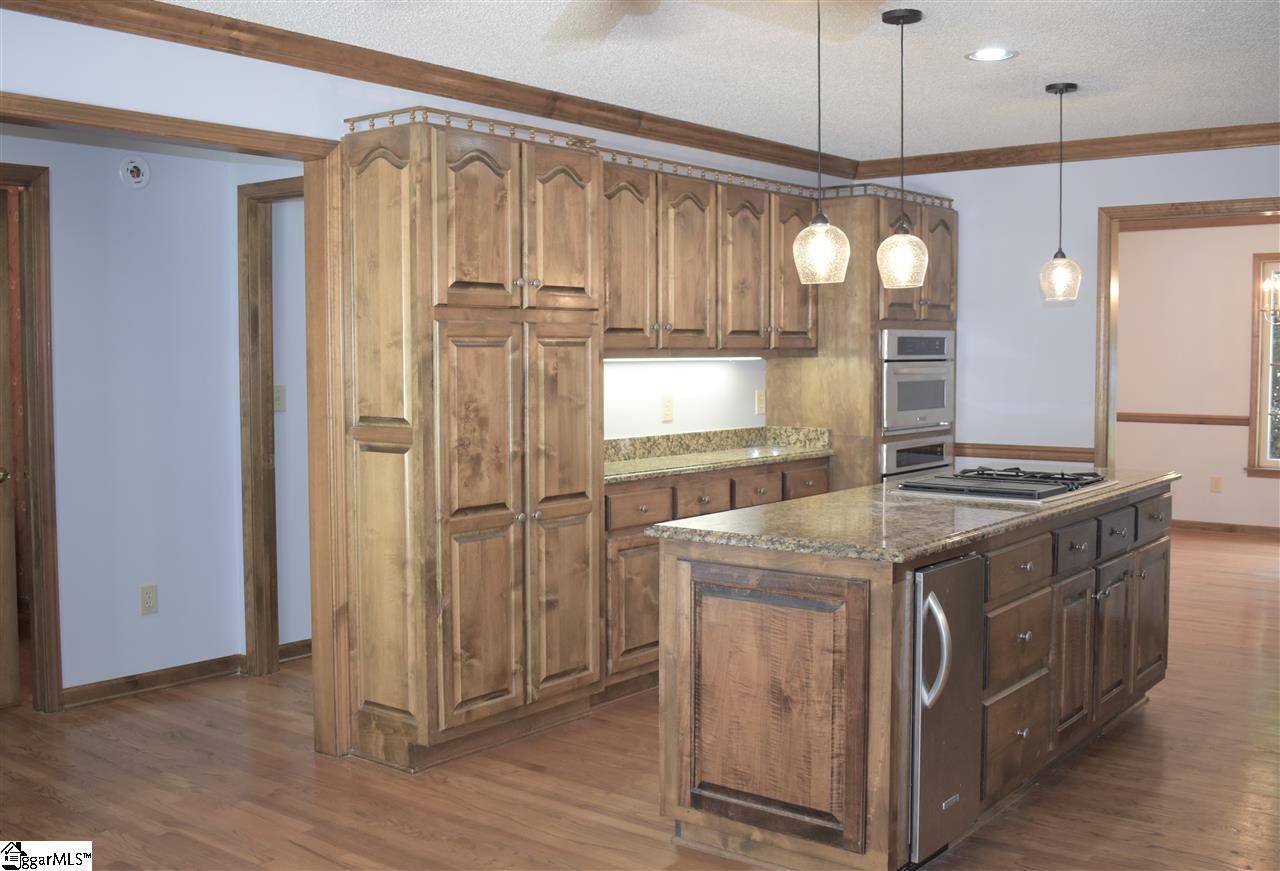 215 Woods Road Greer, SC 29650 - Photo 8 of 36 Gallery Image 8