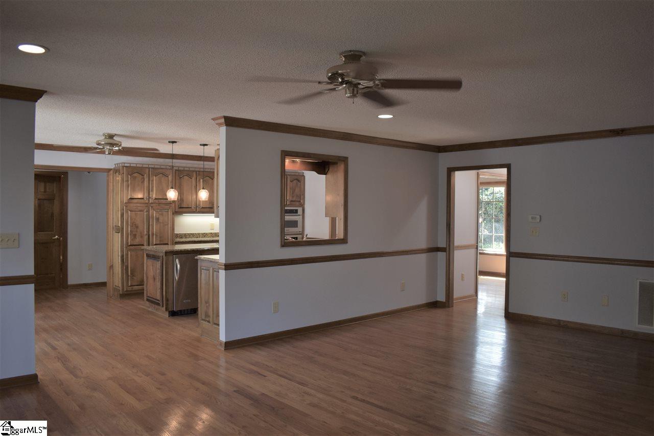 215 Woods Road Greer, SC 29650 - Photo 10 of 36 Gallery Image 10
