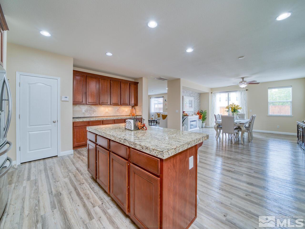 455 Luciana Drive Reno, NV 89521 - Photo 7 of 25 Photo 7
