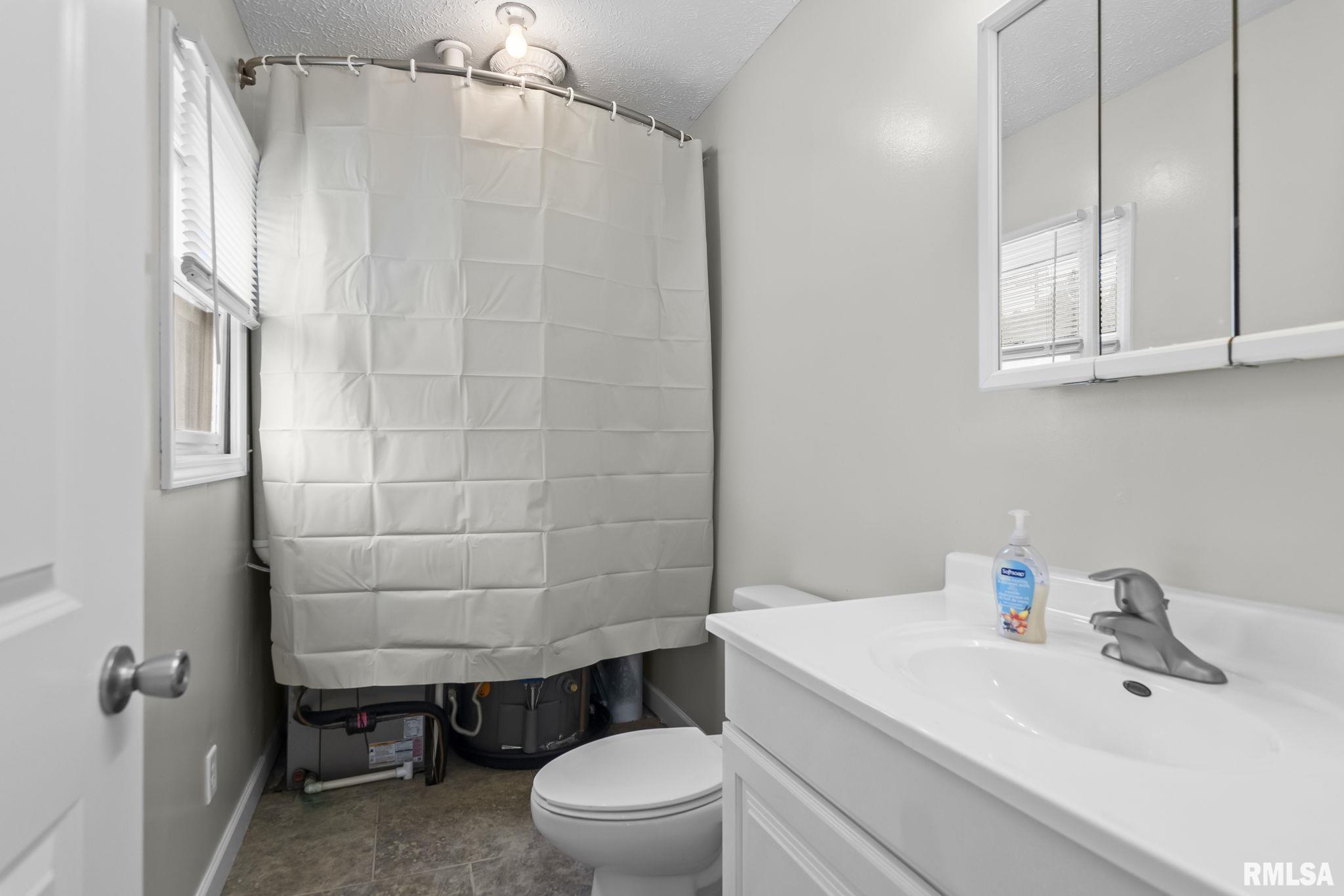 102 South State Street Chatham, IL 62629 - Photo 21 of 38