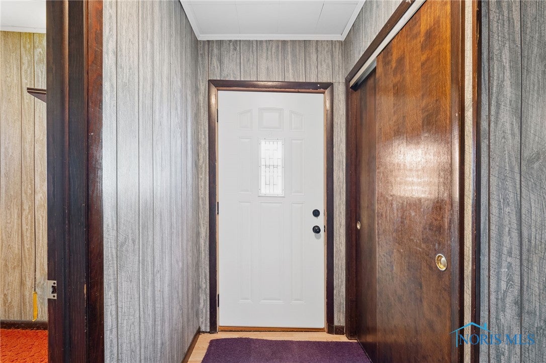 9097 Custar Road Custar, OH 43511 - Photo 4 of 26 Foyer