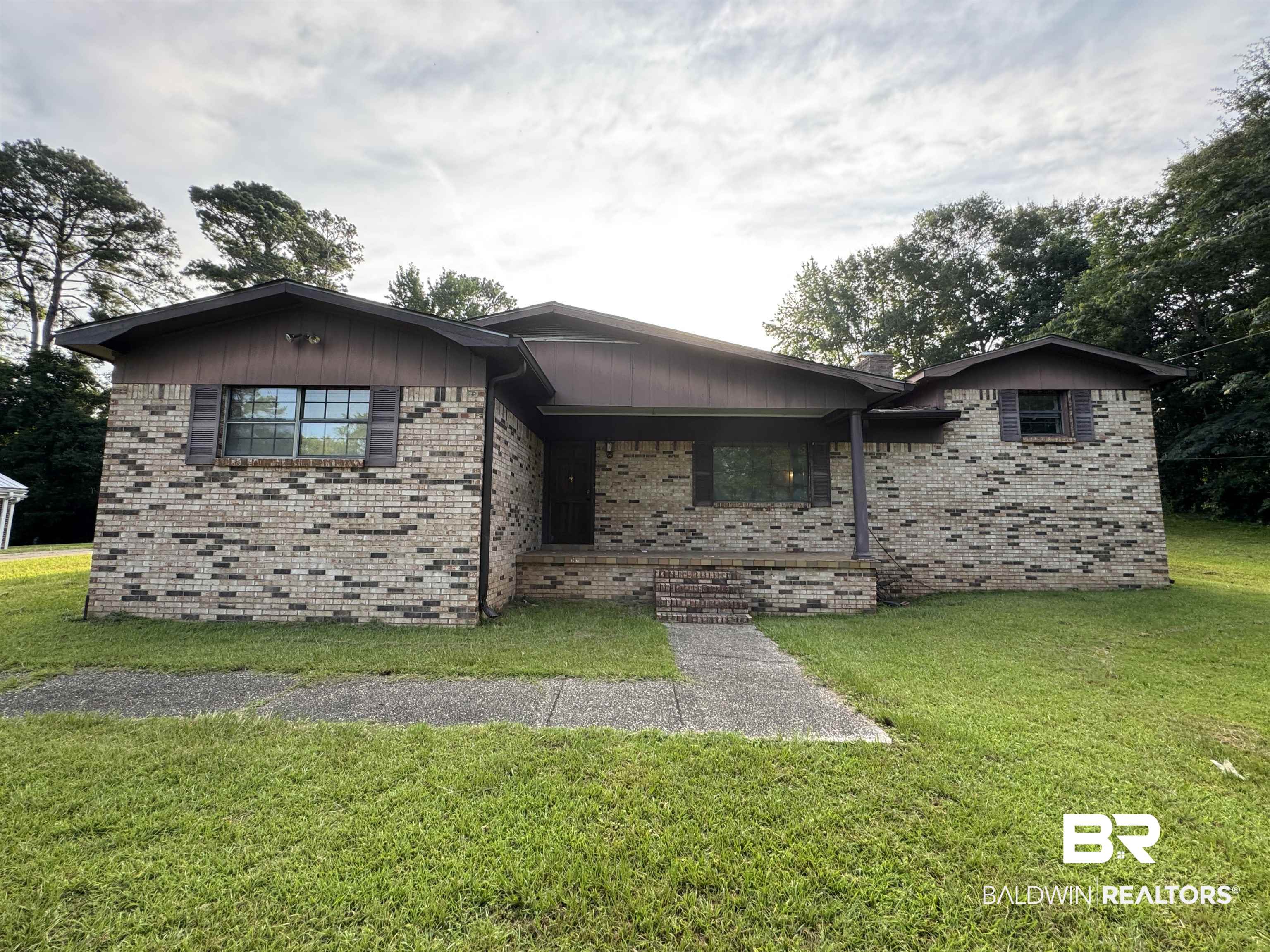 930 Ridgeway Street Thomasville, AL 36784 - Photo 1 of 20