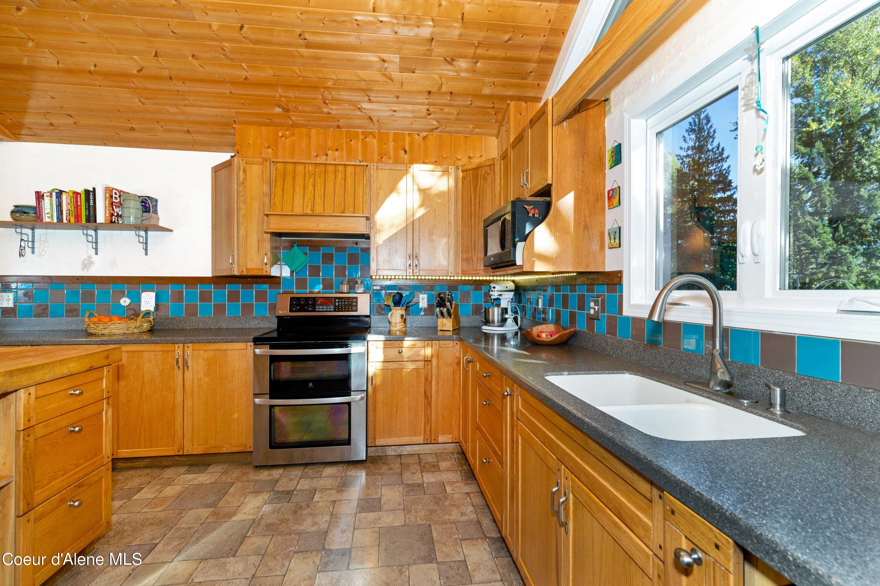 362 Winding Way Sandpoint, ID 83864 - Photo 12 of 47 362WW_39