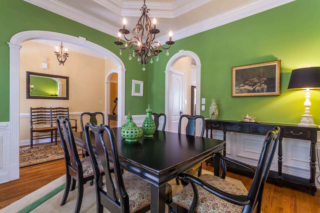Dining Room w/Hardwood Floors