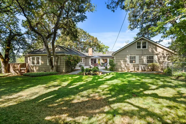 $950,000 | 91 Black Oak Drive, Medford, OR 97504