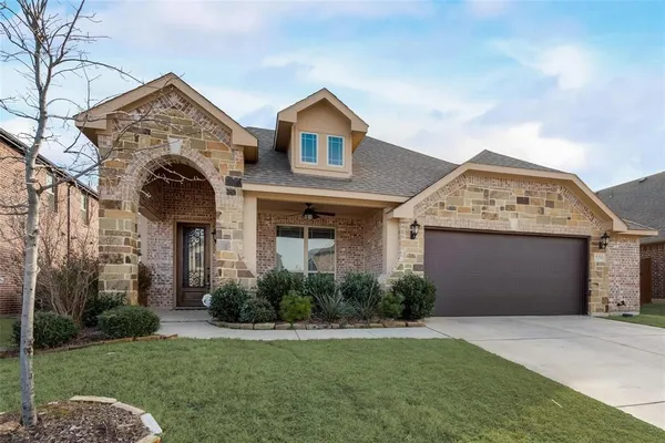 $2,650 | 550 Lily Street, Crowley, TX 76036