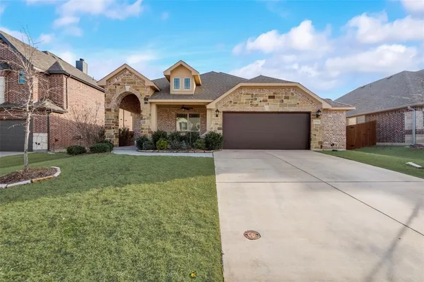 $2,650 | 550 Lily Street, Crowley, TX 76036