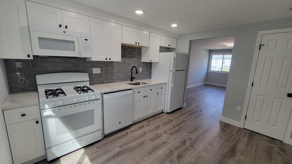 5 Lenox Street, Unit 4 Lowell, MA 01852 - Photo 14 of 34